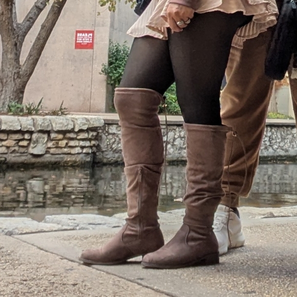 Botas - Picture 4 of 4